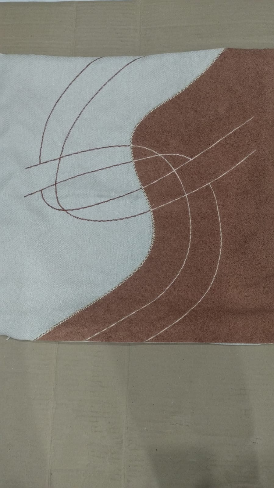ST21 CAPA ALMOFADA ABSTRATO 50X50 MARROM