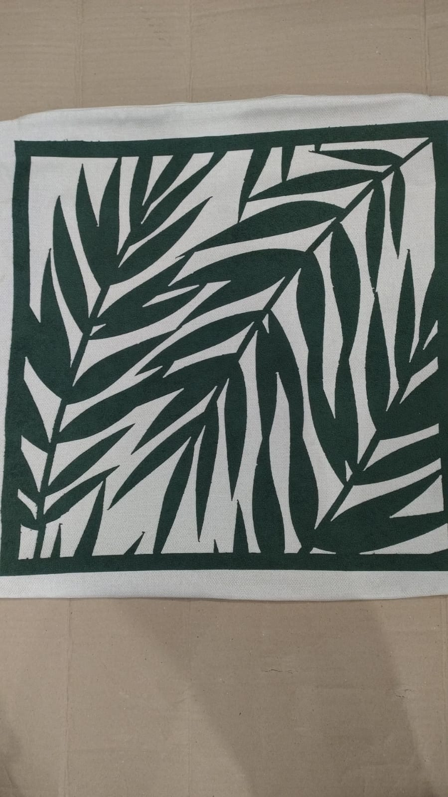 ST65 CAPA ALMOFADA FOLHAGENS AP 50X50 VERDE