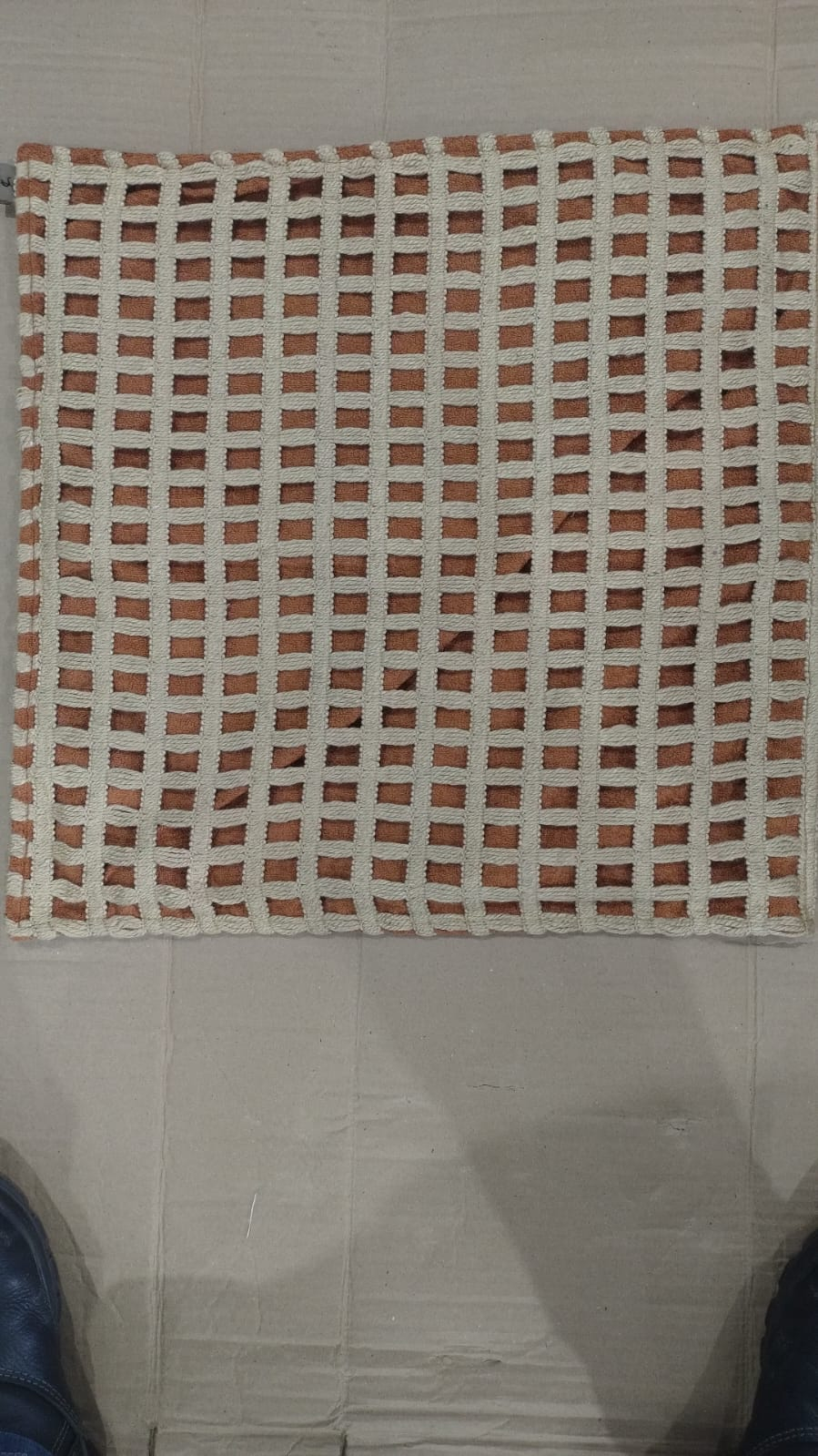 M29 CAPA ALMOFADA CROCHE REDE TERRACOTA 30X50