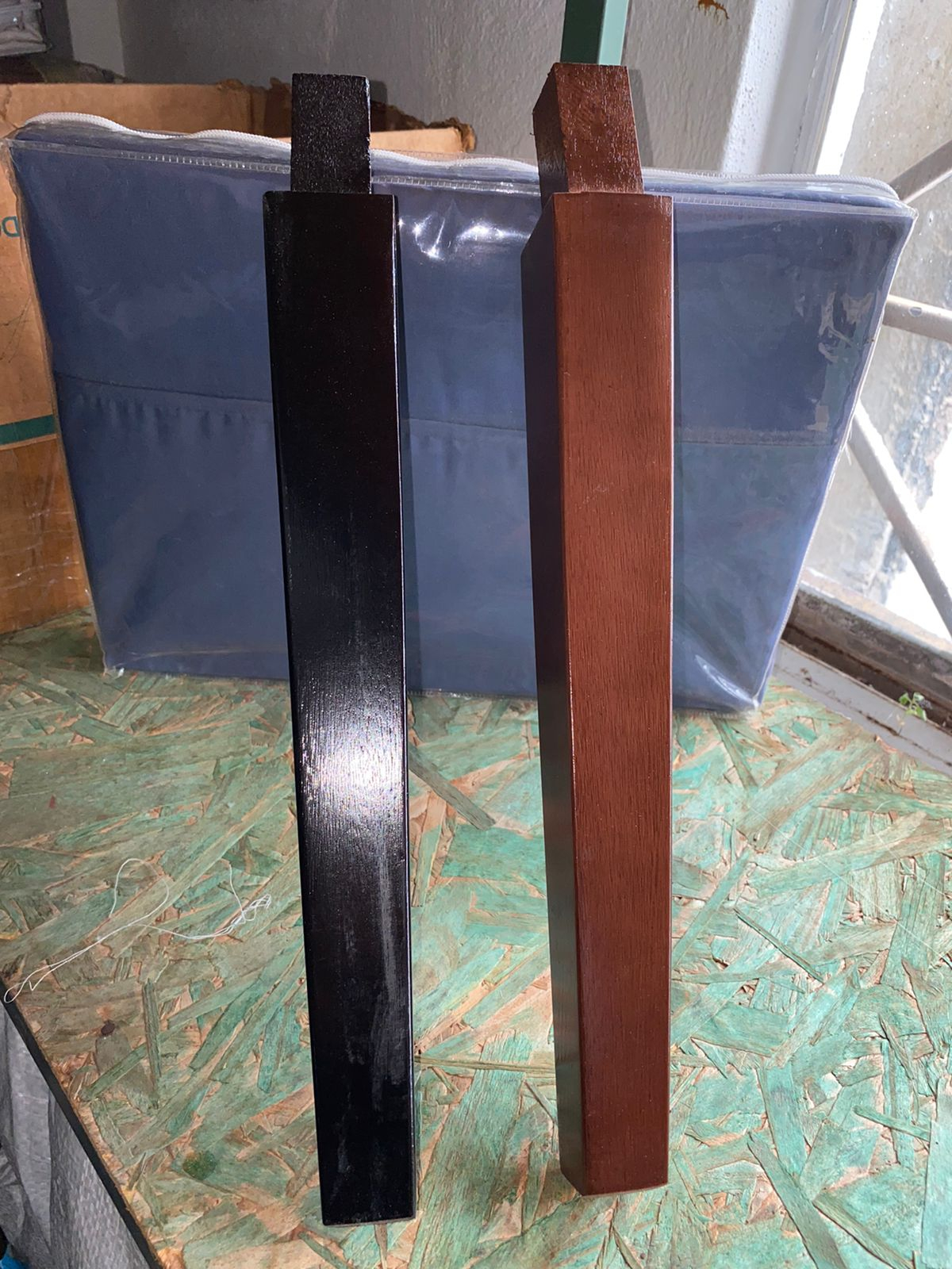 PE CADEIRA CORES TABACO E MOGNO DIVERSOS