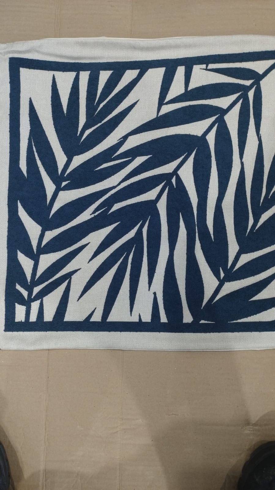 ST83 CAPA ALMOFADA FOLHAGENS AP 50X50 AZUL